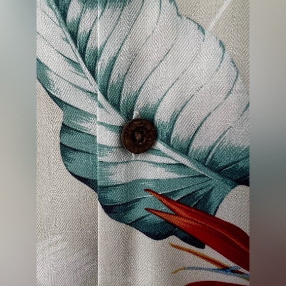 Tommy Bahama 100% Silk Shirt - Picture 6 of 7